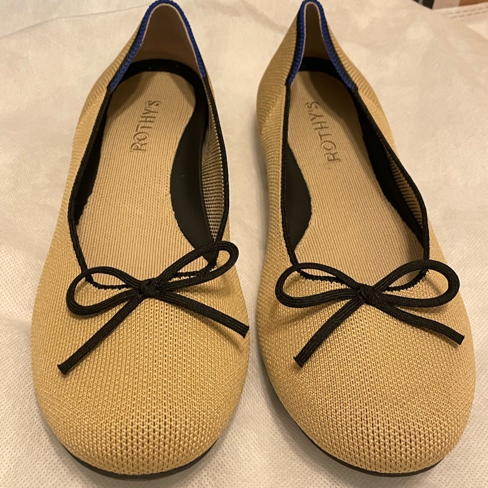 Tan Rothy’s flats, good condition, worn once.